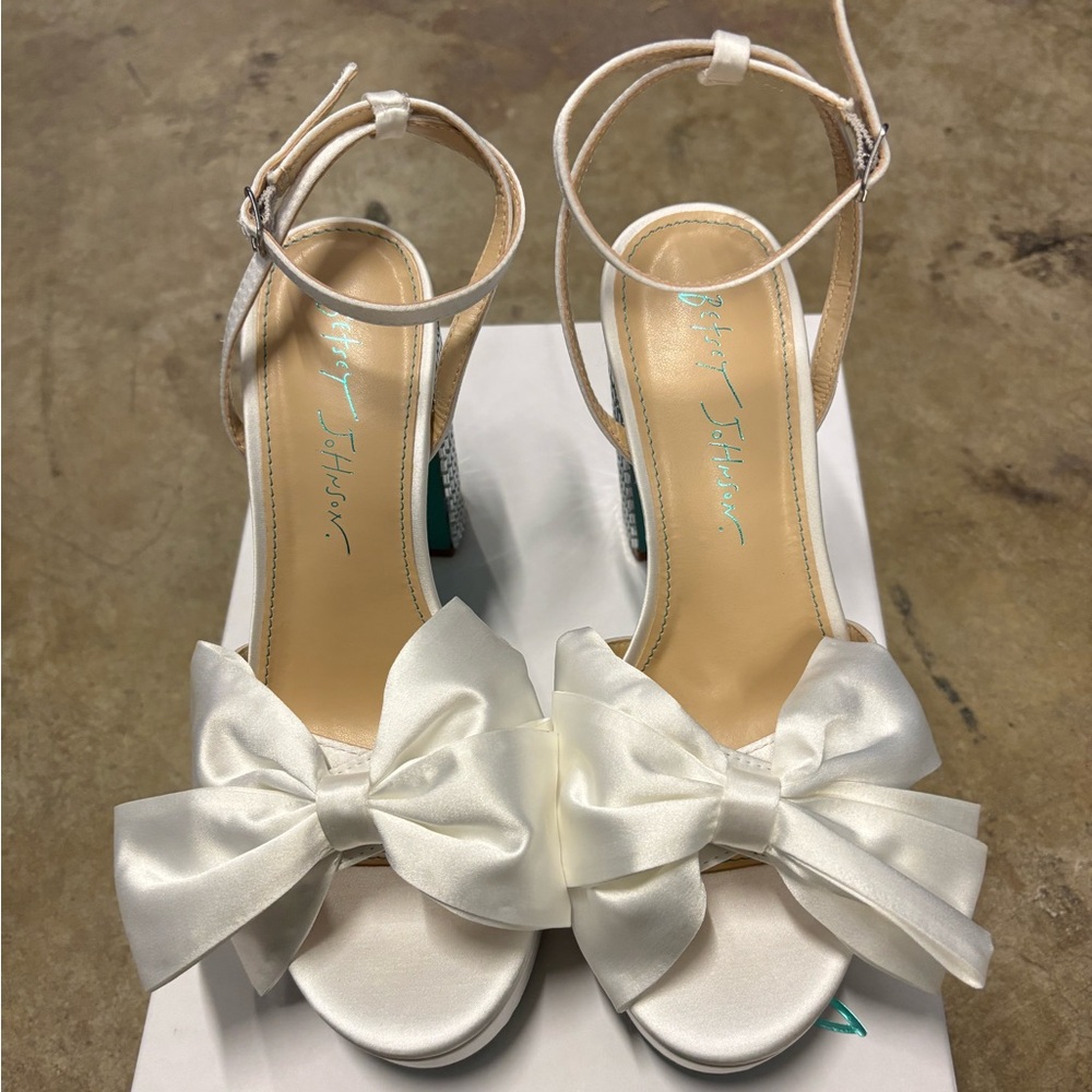 White Bow Heels